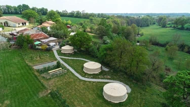 Aux Yourtes De La Fabrique Saint-Florent-des-Bois 外观 照片