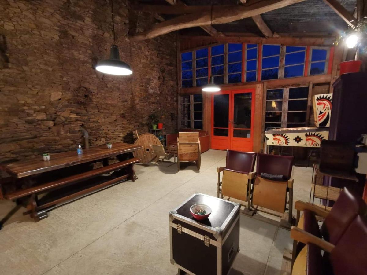 Aux Yourtes De La Fabrique Saint-Florent-des-Bois 外观 照片